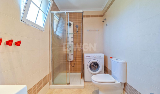 Odsprzedaż - Villa - Torrevieja - La Mata