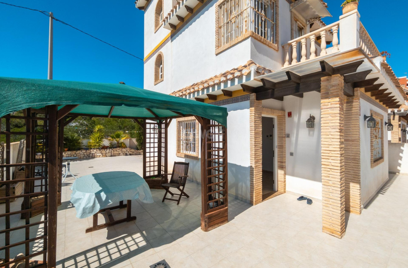 Odsprzedaż - Villa - Torrevieja - La Mata