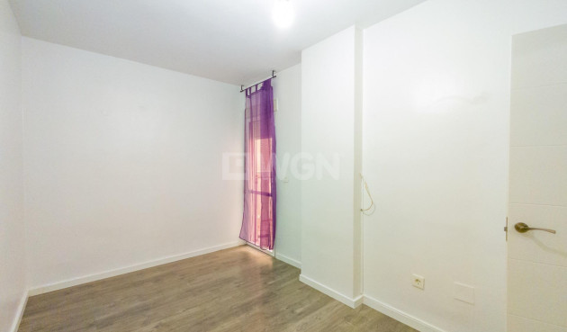 Odsprzedaż - Mieszkanie w bloku - Torrevieja - Estacion De Autobuses