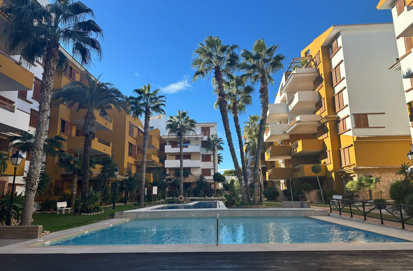 Resale - Apartment / flat - Punta Prima - Costa Blanca
