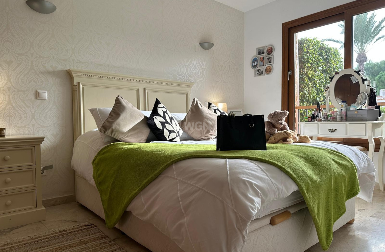 Resale - Apartment / flat - Punta Prima - Costa Blanca