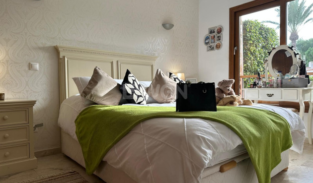 Resale - Apartment / flat - Punta Prima - Costa Blanca