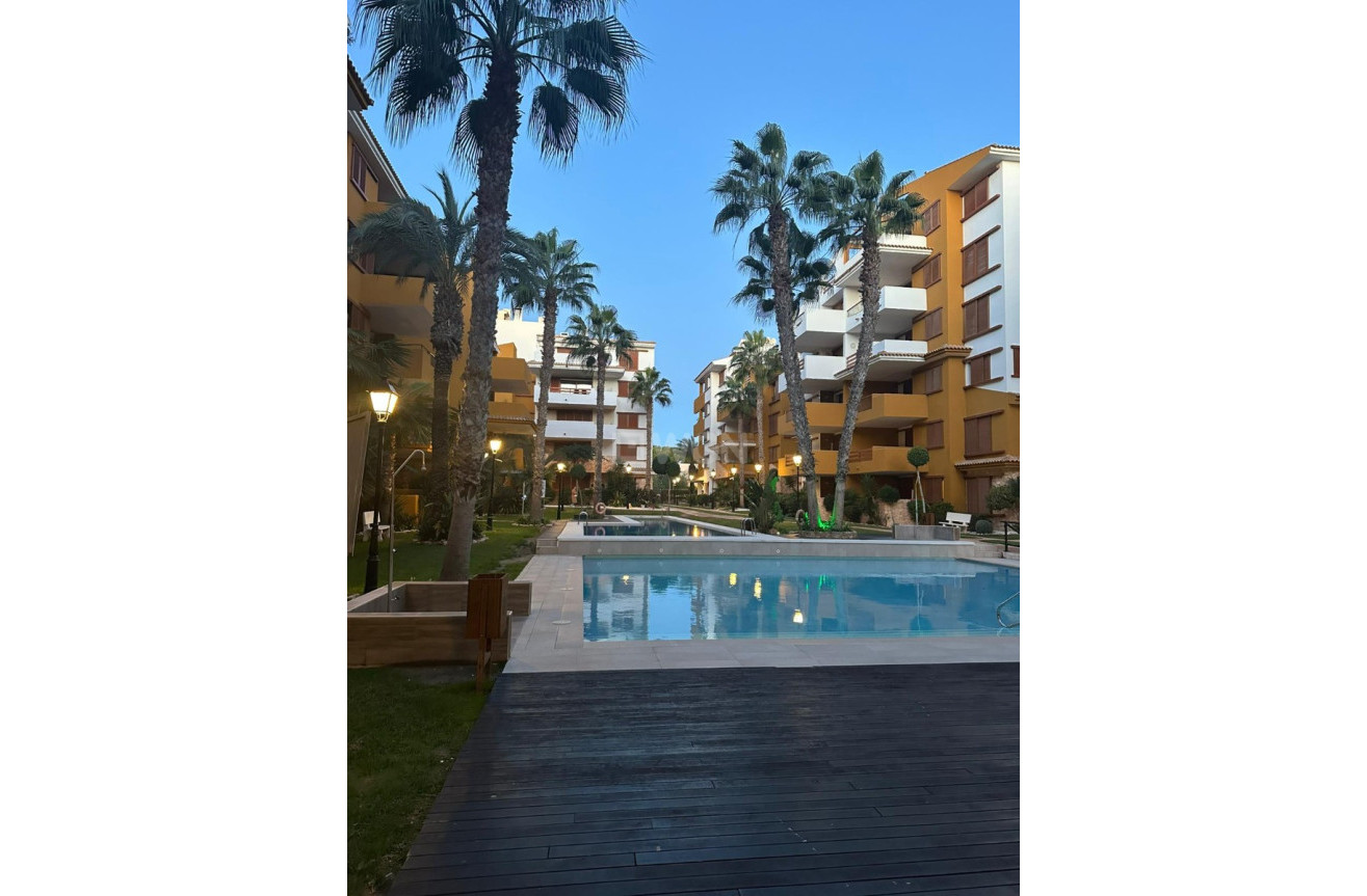 Resale - Apartment / flat - Punta Prima - Costa Blanca