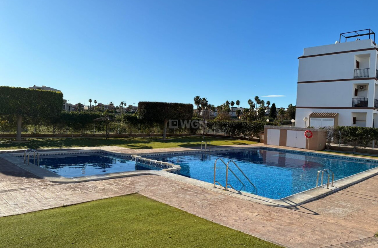 Resale - Apartment / flat - Punta Prima - Costa Blanca