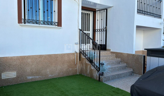 Resale - Apartment / flat - Punta Prima - Costa Blanca