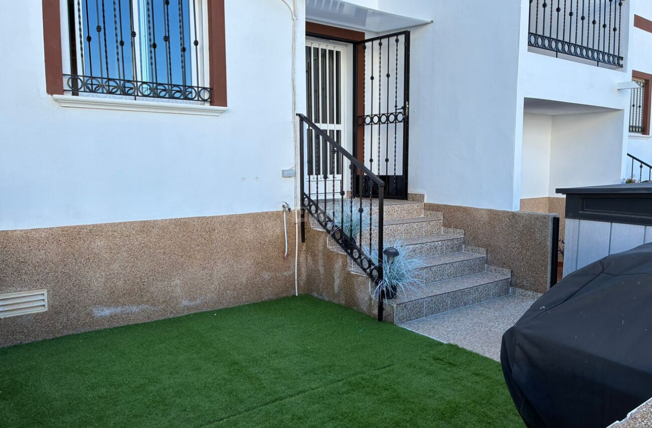 Resale - Apartment / flat - Punta Prima - Costa Blanca