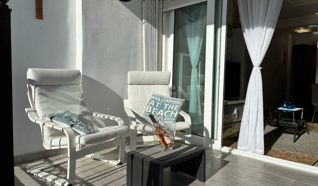 Resale - Apartment / flat - Punta Prima - Costa Blanca