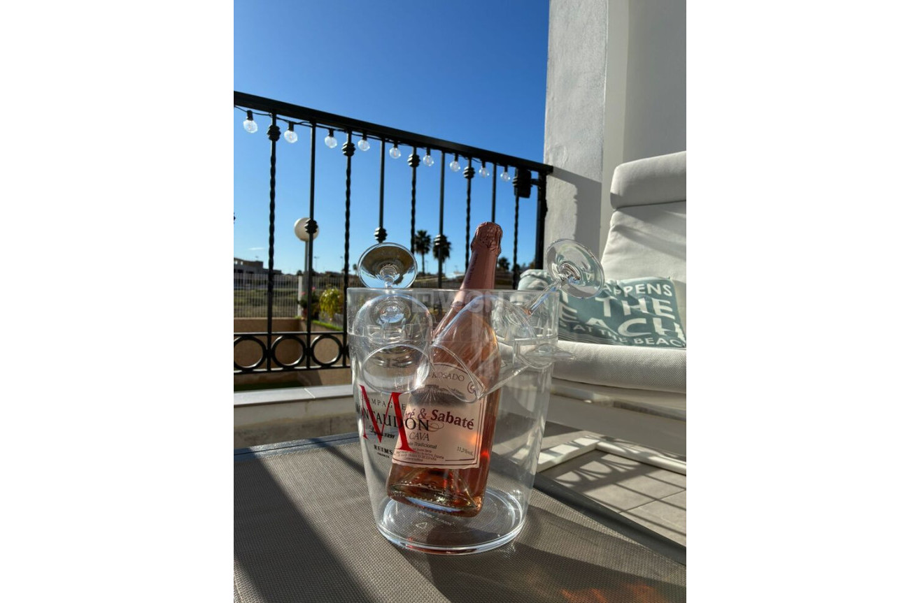 Resale - Apartment / flat - Punta Prima - Costa Blanca