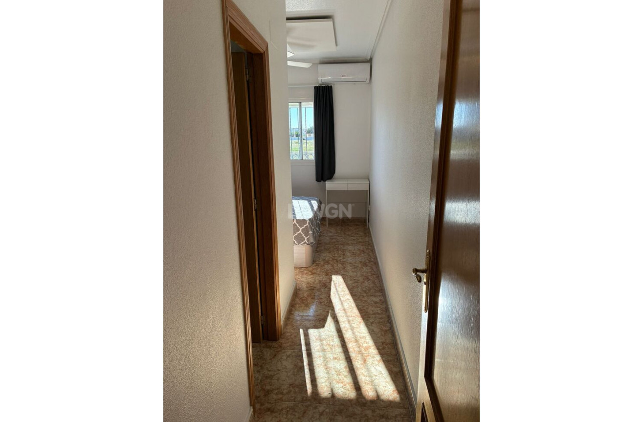 Resale - Apartment / flat - Punta Prima - Costa Blanca