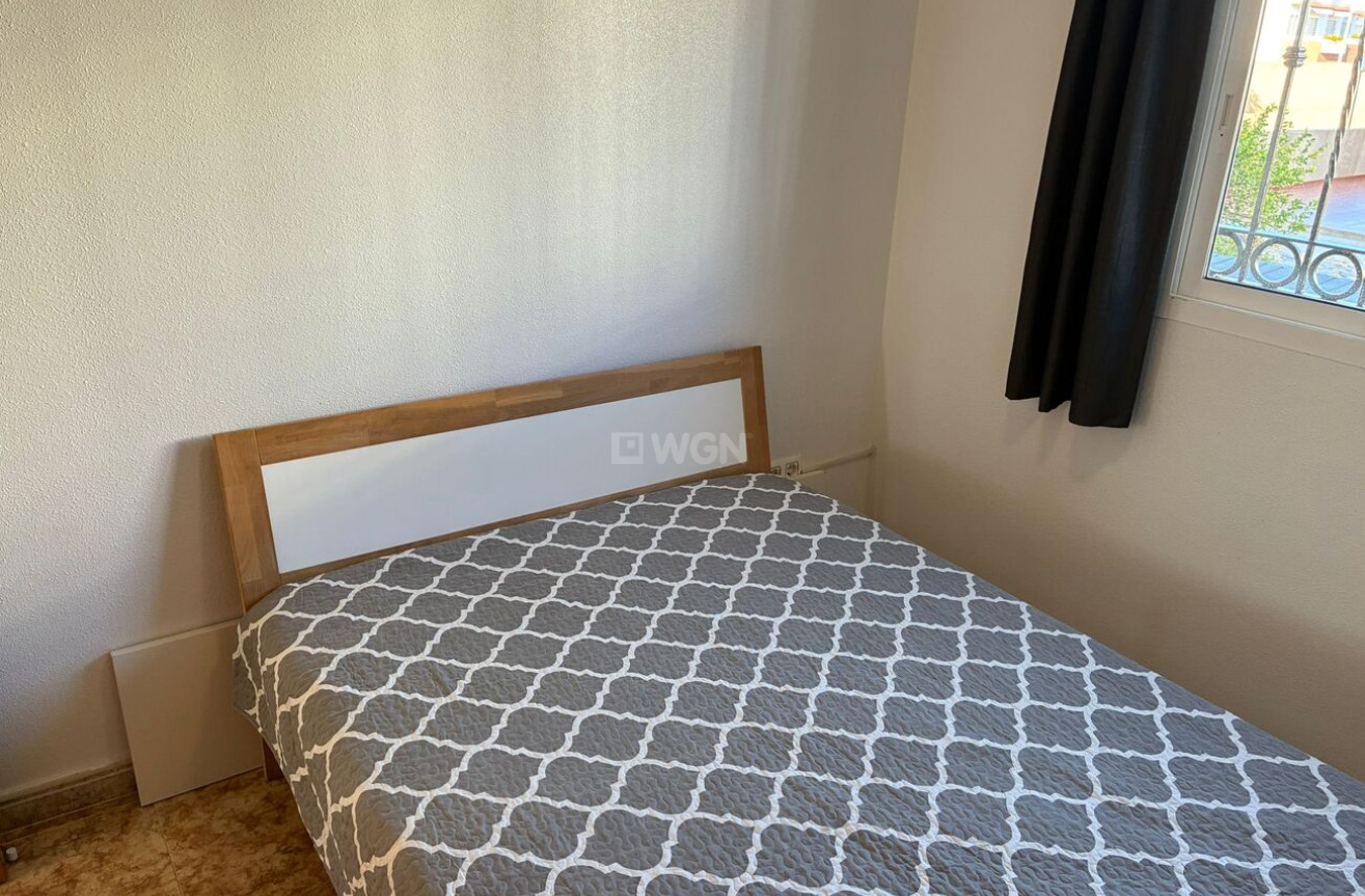 Resale - Apartment / flat - Punta Prima - Costa Blanca