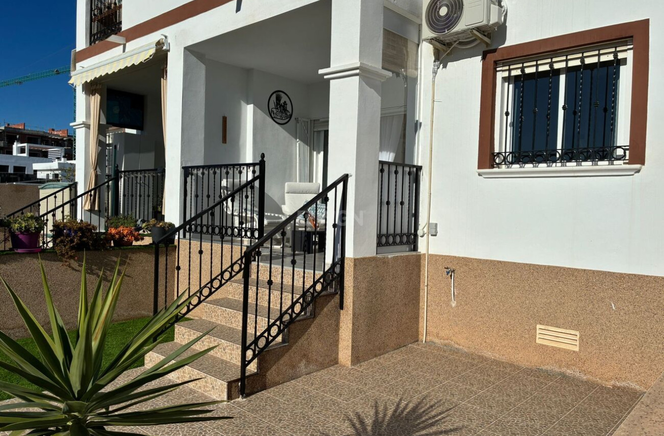 Resale - Apartment / flat - Punta Prima - Costa Blanca