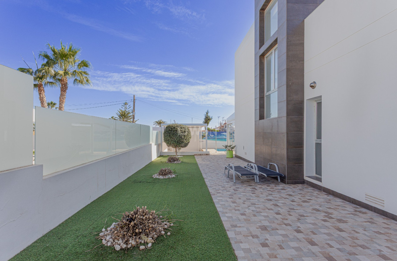 Resale - Villa - Orihuela Costa - Costa Blanca