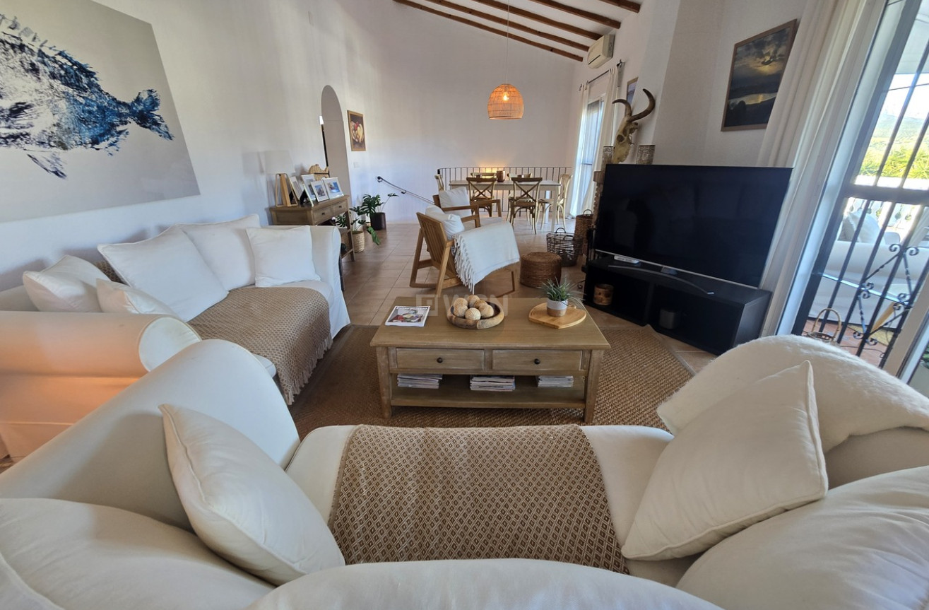 Resale - Villa - Vinuela - Inland