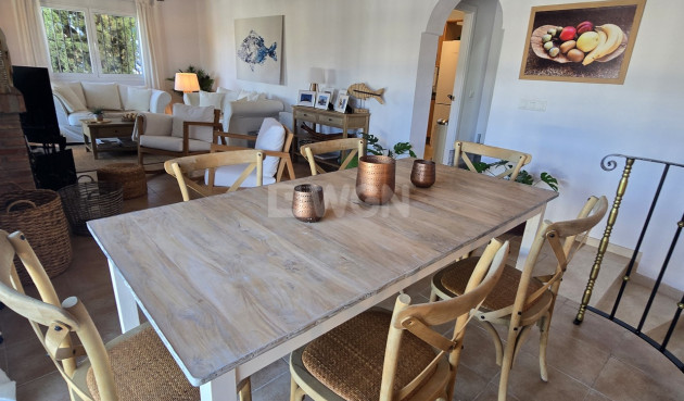 Resale - Villa - Vinuela - Inland