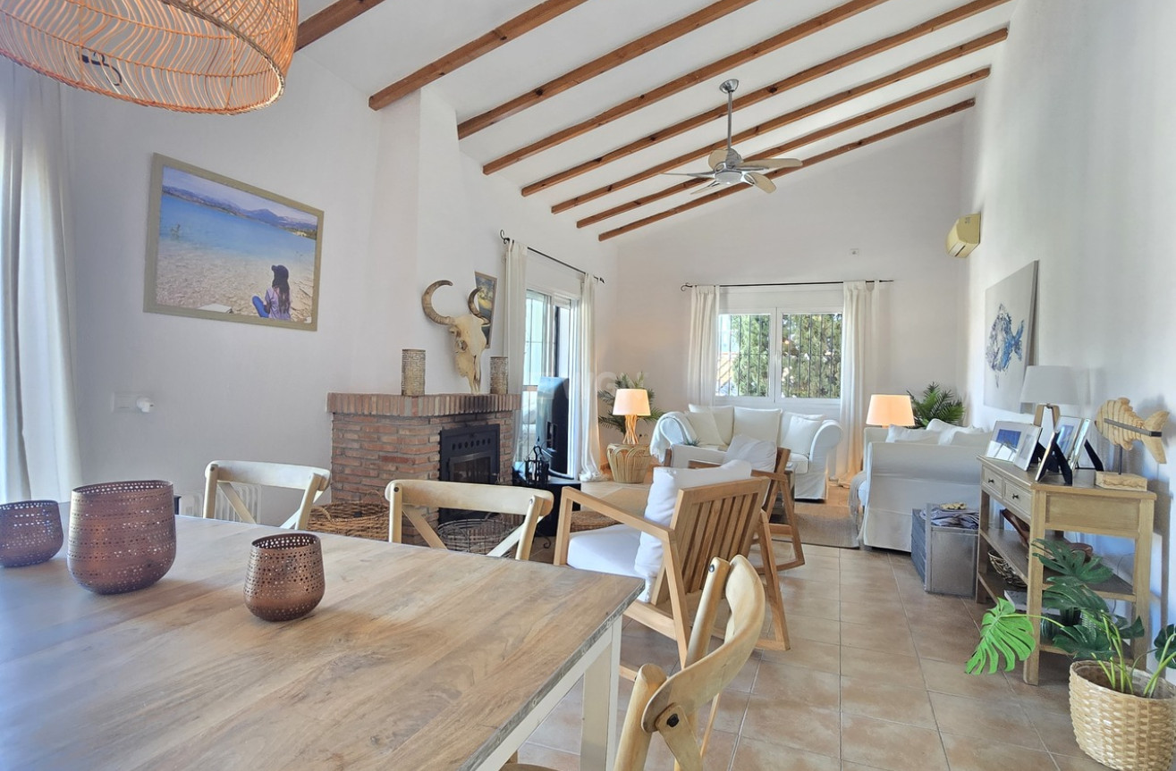 Resale - Villa - Vinuela - Inland