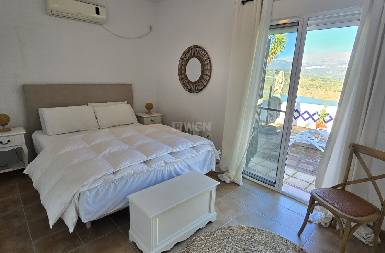 Resale - Villa - Vinuela - Inland