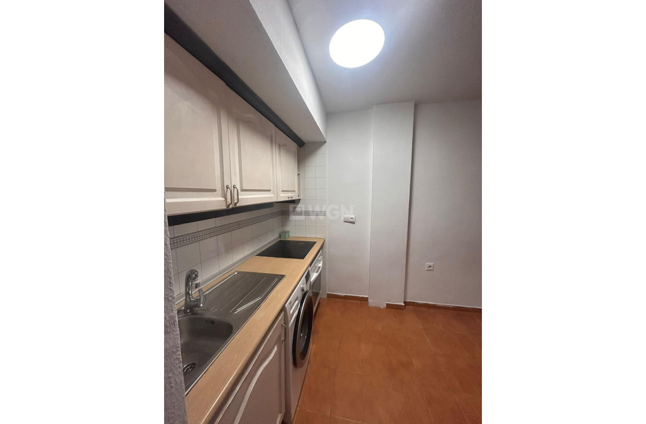 Resale - Apartment / flat - Torrevieja - La Veleta