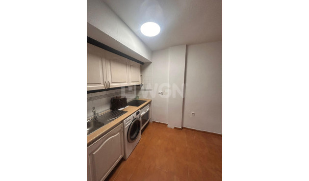 Resale - Apartment / flat - Torrevieja - La Veleta