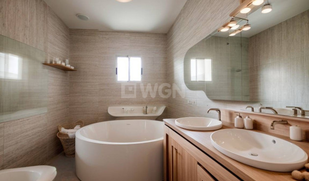 Resale - Villa - Torrevieja - La Siesta - El Salado - Torreta