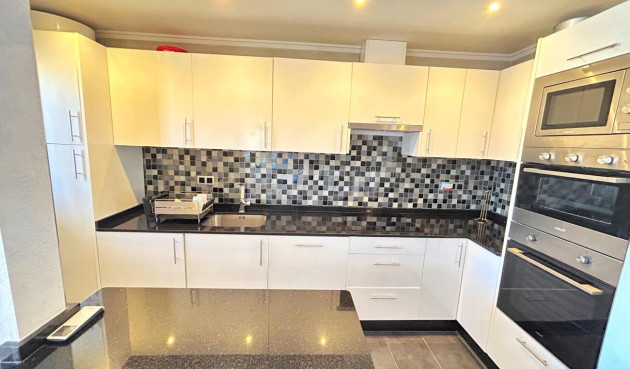 Resale - Townhouse - Villamartin - Costa Blanca