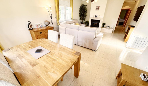 Reventa - Villa - Lo Santiago - Inland