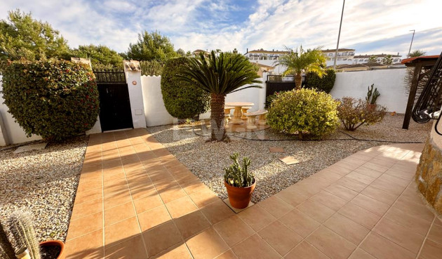 Reventa - Villa - Lo Santiago - Inland