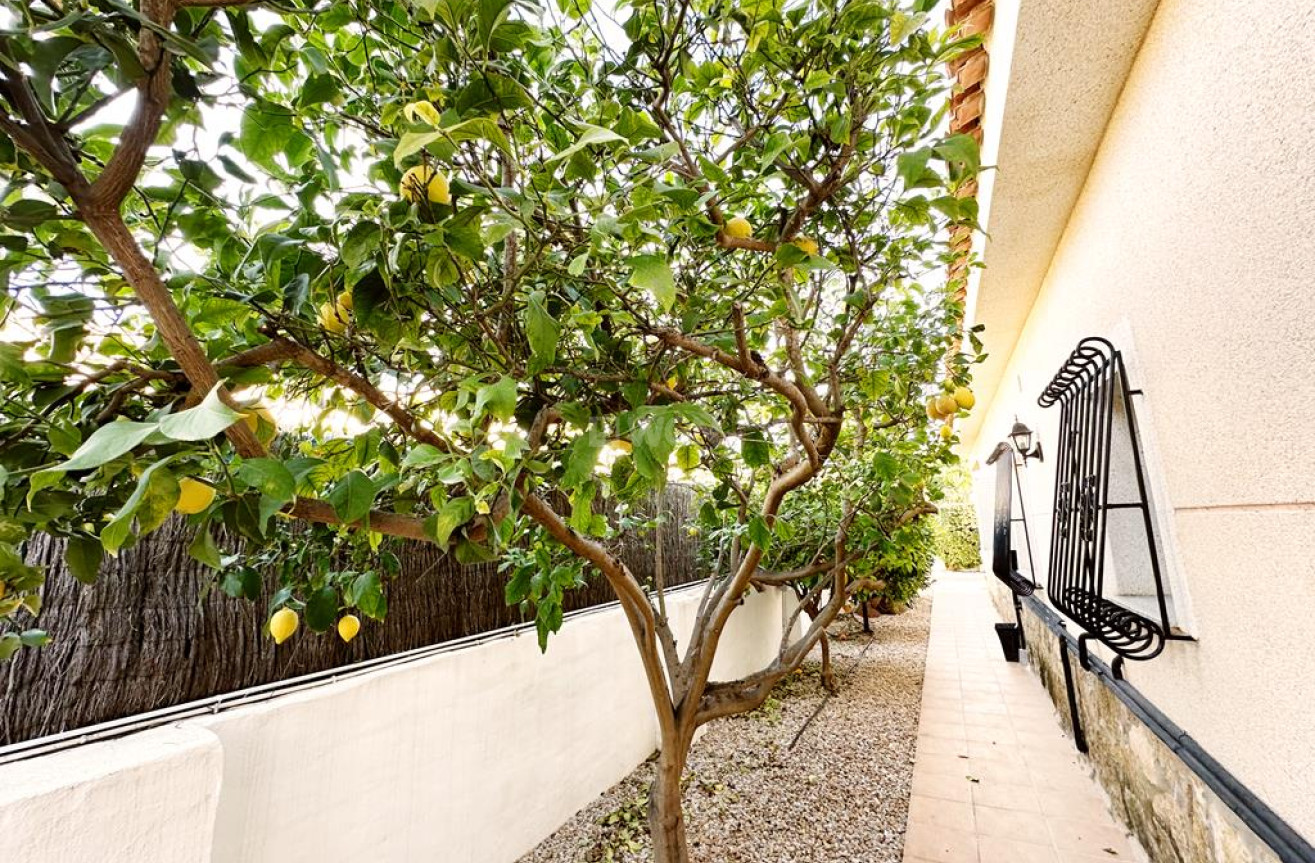 Reventa - Villa - Lo Santiago - Inland