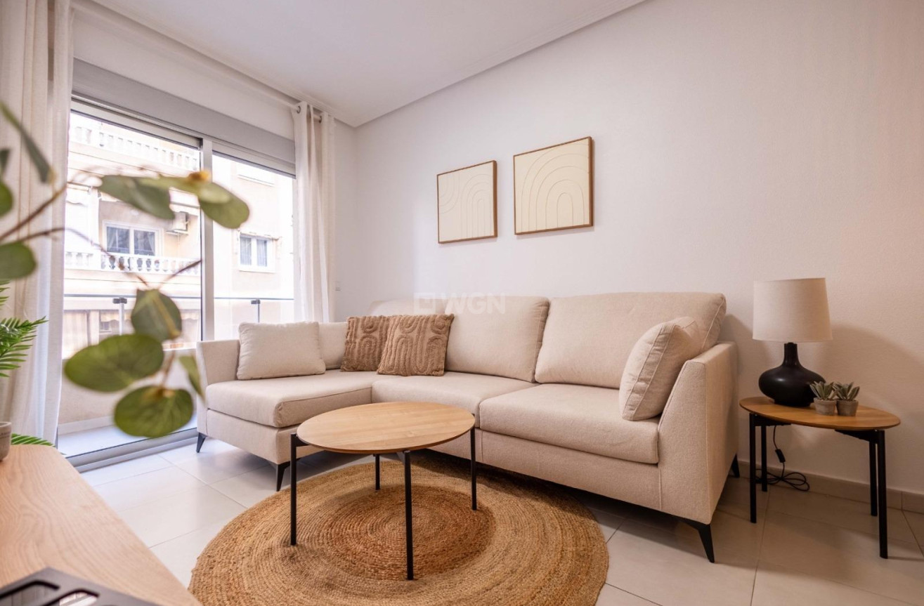 Resale - Apartment / flat - Torrevieja - Centro