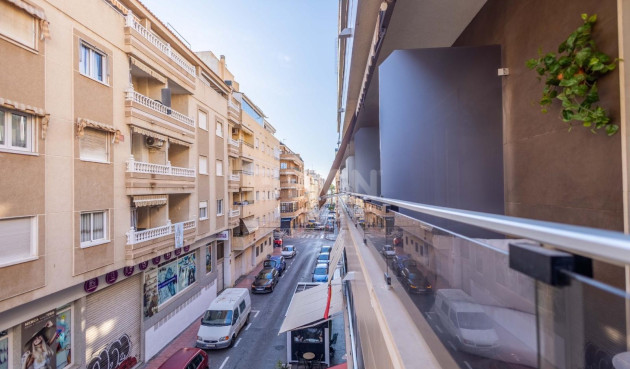 Resale - Apartment / flat - Torrevieja - Centro