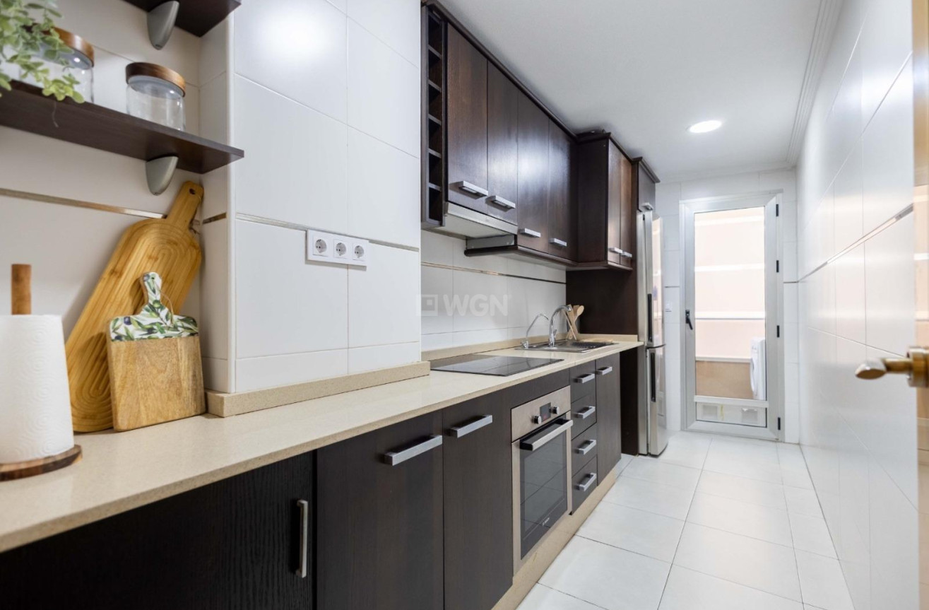 Resale - Apartment / flat - Torrevieja - Centro