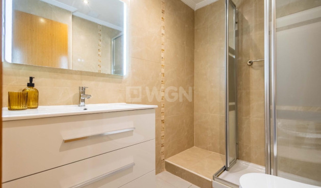 Resale - Apartment / flat - Torrevieja - Centro