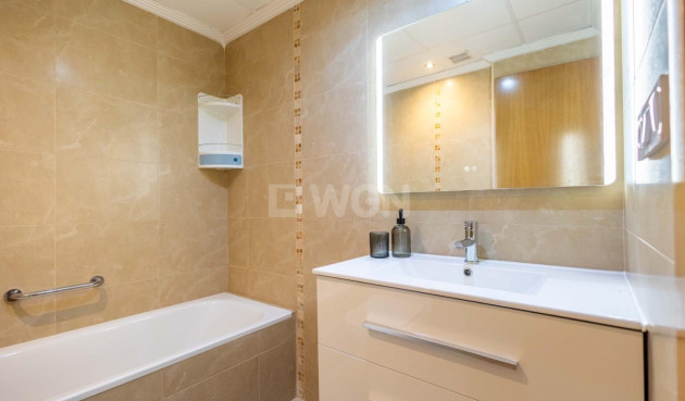 Resale - Apartment / flat - Torrevieja - Centro