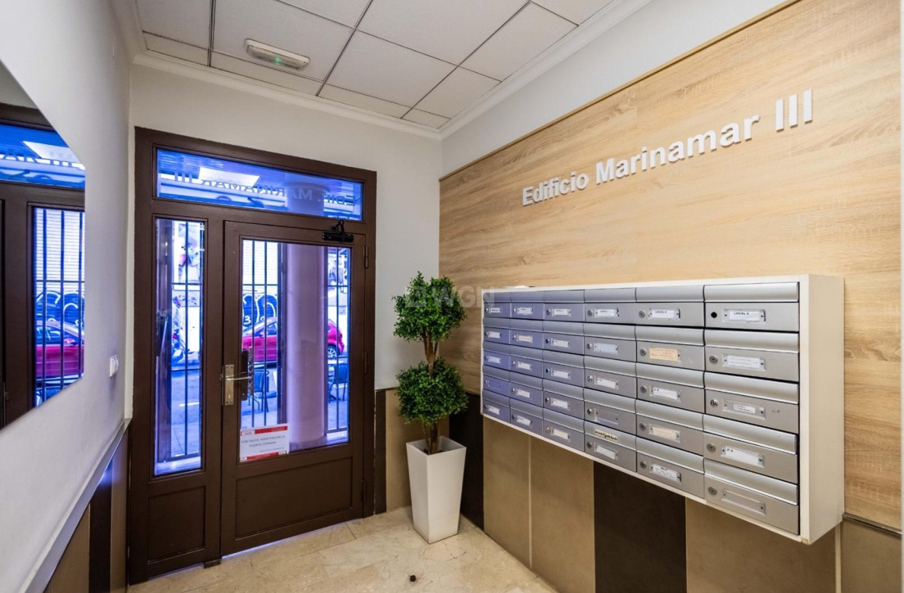 Resale - Apartment / flat - Torrevieja - Centro