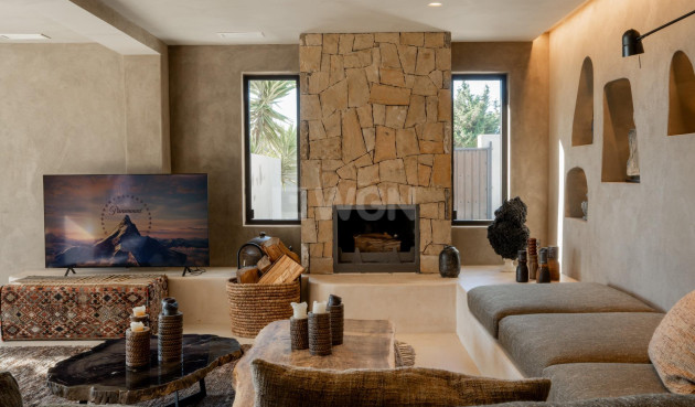 Resale - Villa - Estepona - Parque Selwo Aventura