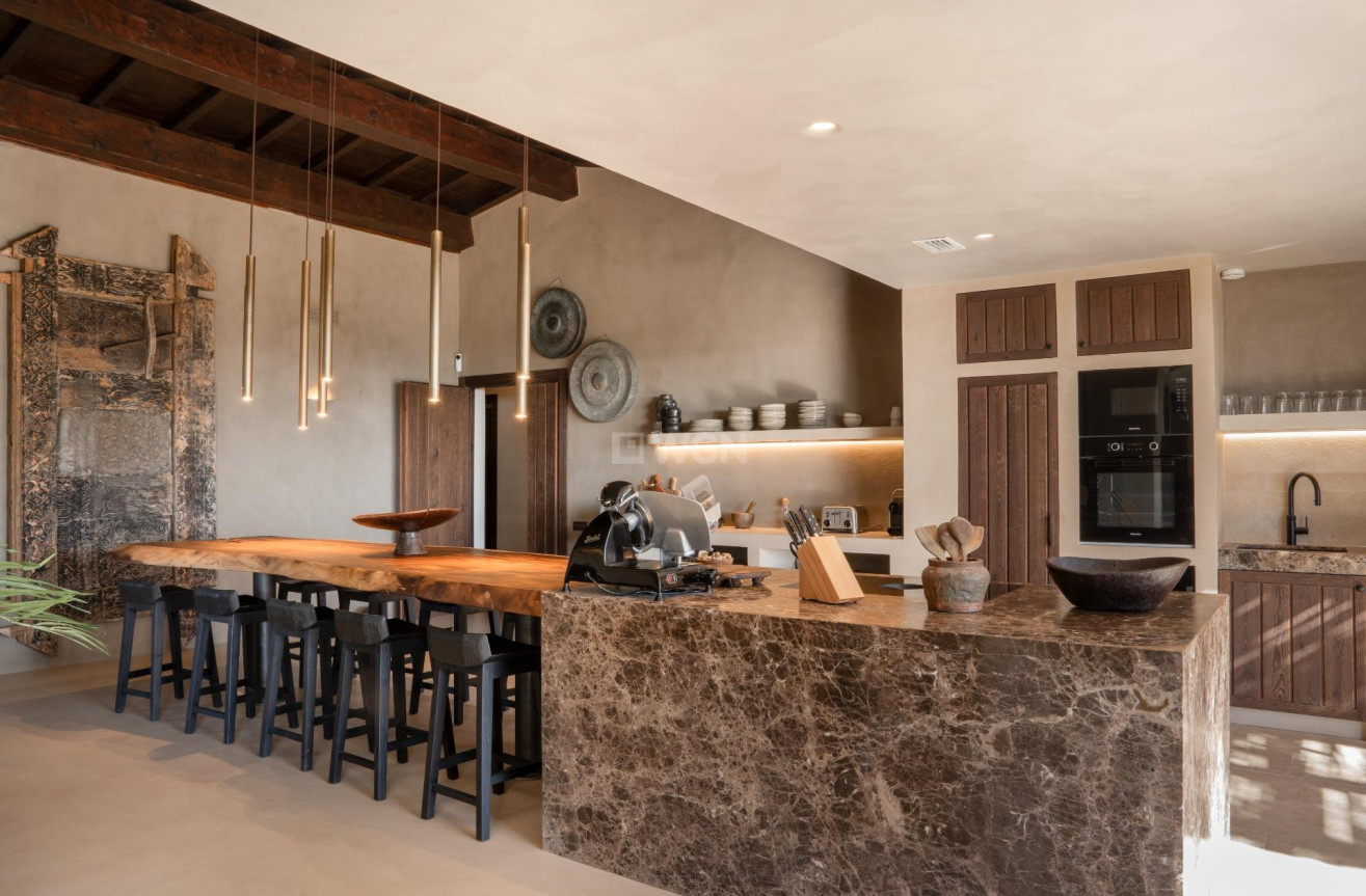 Resale - Villa - Estepona - Parque Selwo Aventura