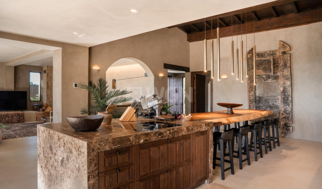 Resale - Villa - Estepona - Parque Selwo Aventura