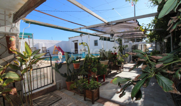 Resale - Casa con terreno - San Javier - El Mirador