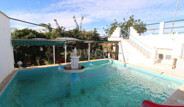 Resale - Casa con terreno - San Javier - El Mirador