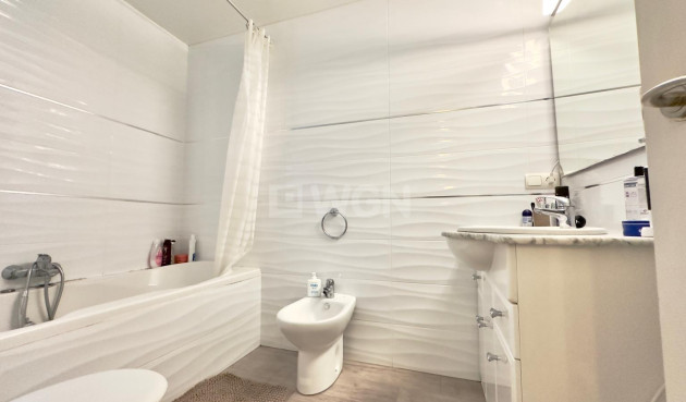 Resale - Commercial - Torrevieja - Playa De Los Naufragos