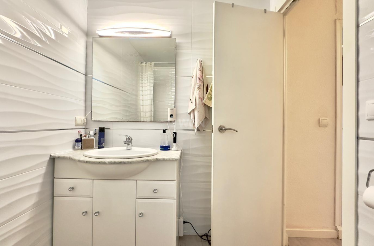 Resale - Commercial - Torrevieja - Playa De Los Naufragos