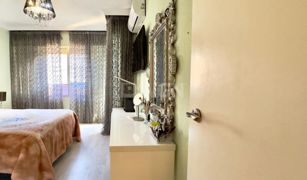 Resale - Commercial - Torrevieja - Playa De Los Naufragos