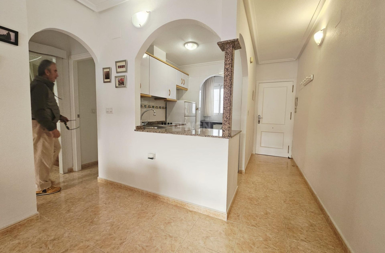 Odsprzedaż - Mieszkanie w bloku - Torrevieja - PARQUE DE LAS NACIONES