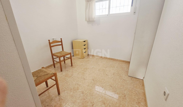 Odsprzedaż - Mieszkanie w bloku - Torrevieja - PARQUE DE LAS NACIONES