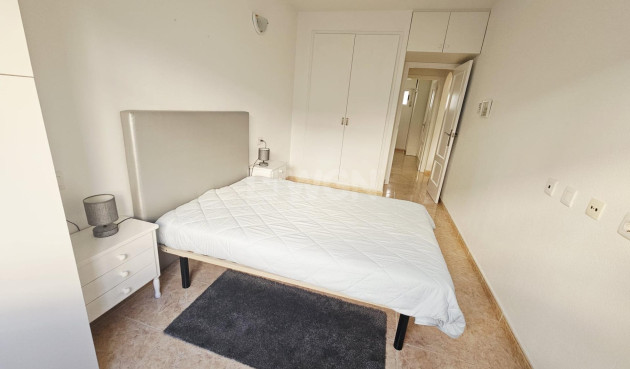 Odsprzedaż - Mieszkanie w bloku - Torrevieja - PARQUE DE LAS NACIONES