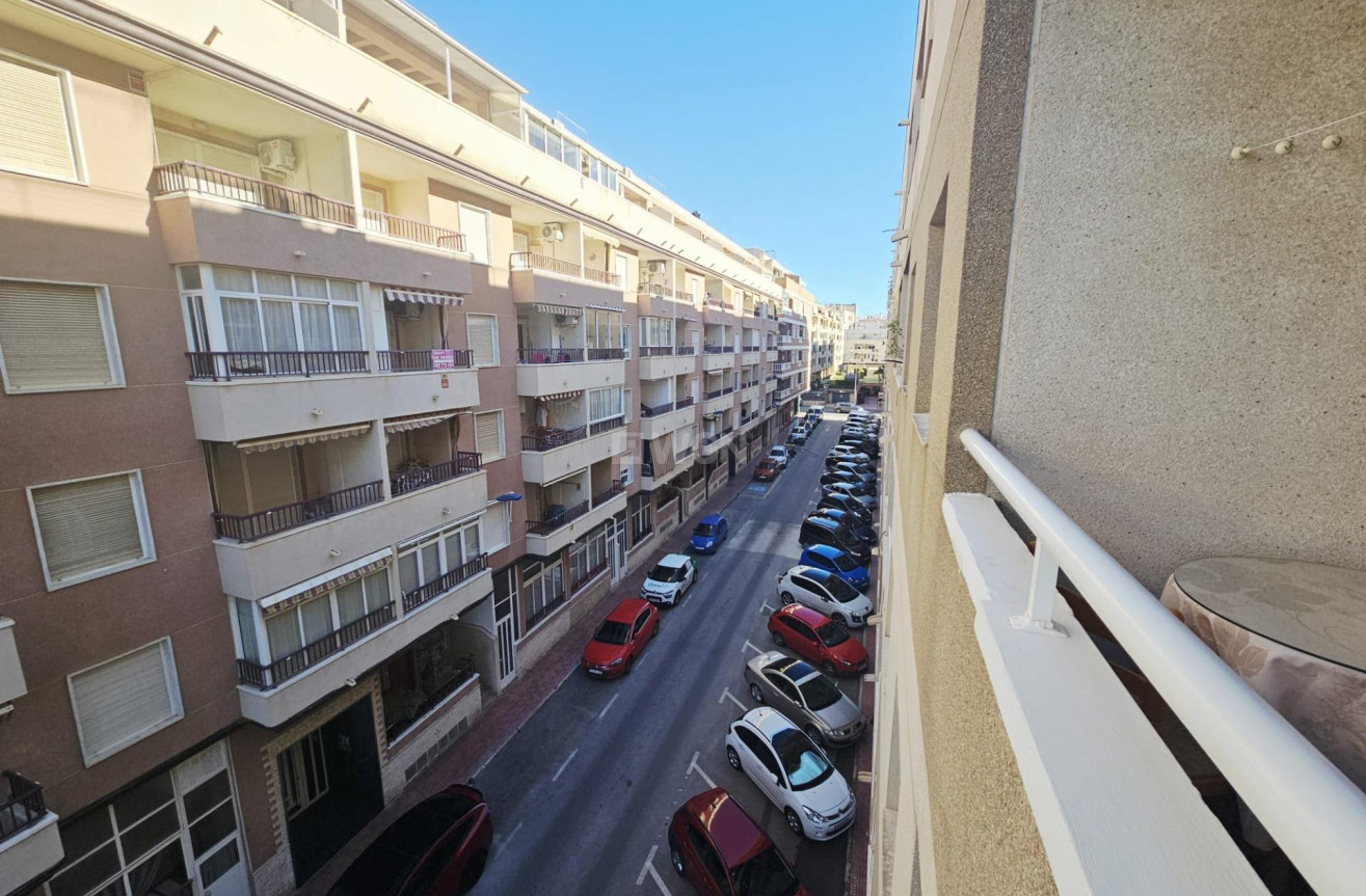 Odsprzedaż - Mieszkanie w bloku - Torrevieja - PARQUE DE LAS NACIONES