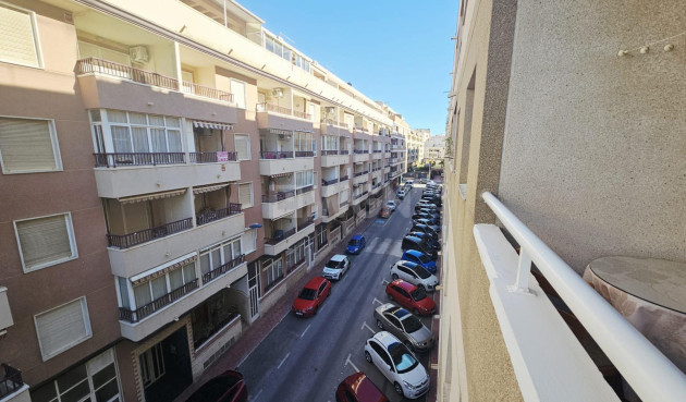 Odsprzedaż - Mieszkanie w bloku - Torrevieja - PARQUE DE LAS NACIONES