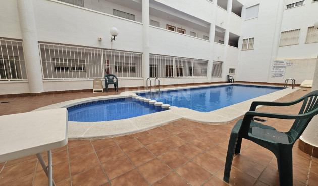 Odsprzedaż - Mieszkanie w bloku - Torrevieja - PARQUE DE LAS NACIONES