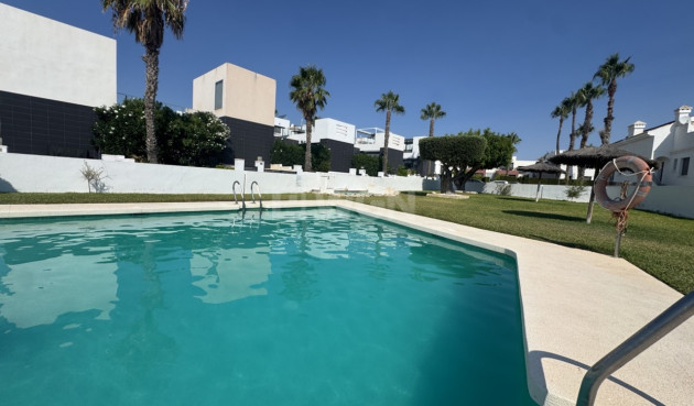 Resale - Villa - Villamartin - Costa Blanca