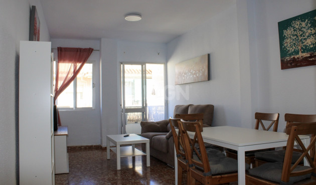 Odsprzedaż - Mieszkanie w bloku - Nerja - Costa del Sol