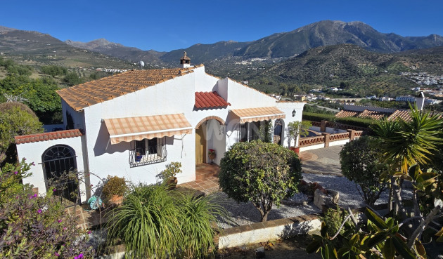 Odsprzedaż - Villa - Vinuela - Inland